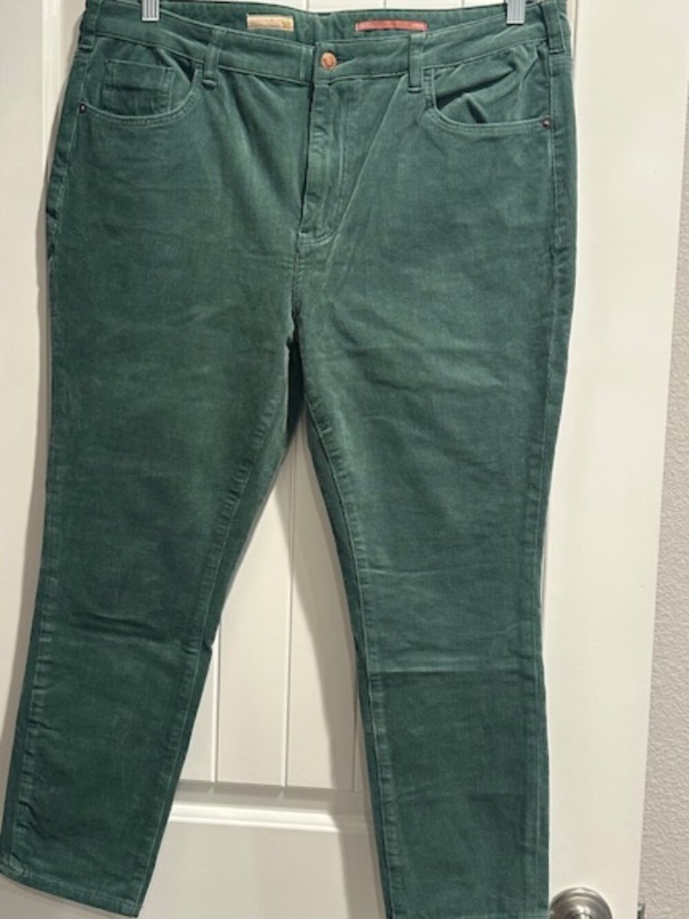 NWOT Pilcro Corduroy Straight Leg Pants Green size- 33 Petite